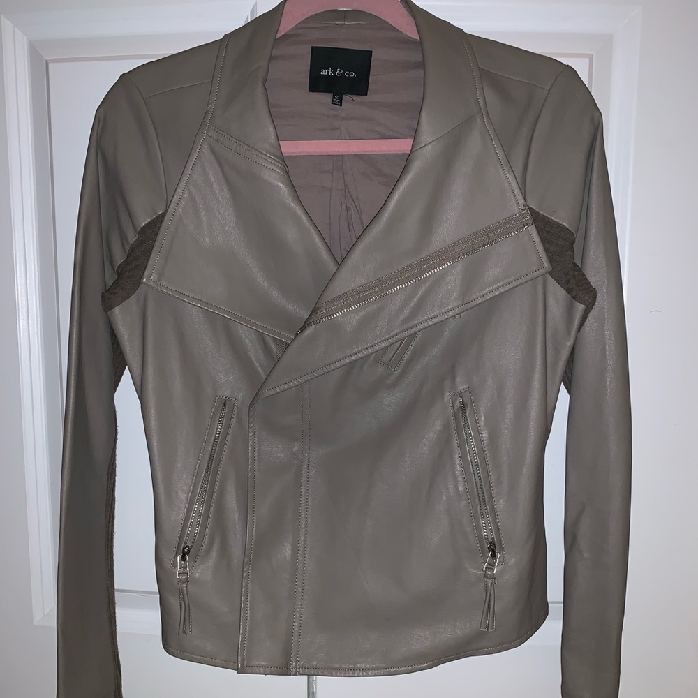 Ark & Co Woman’s Size Small Jacket